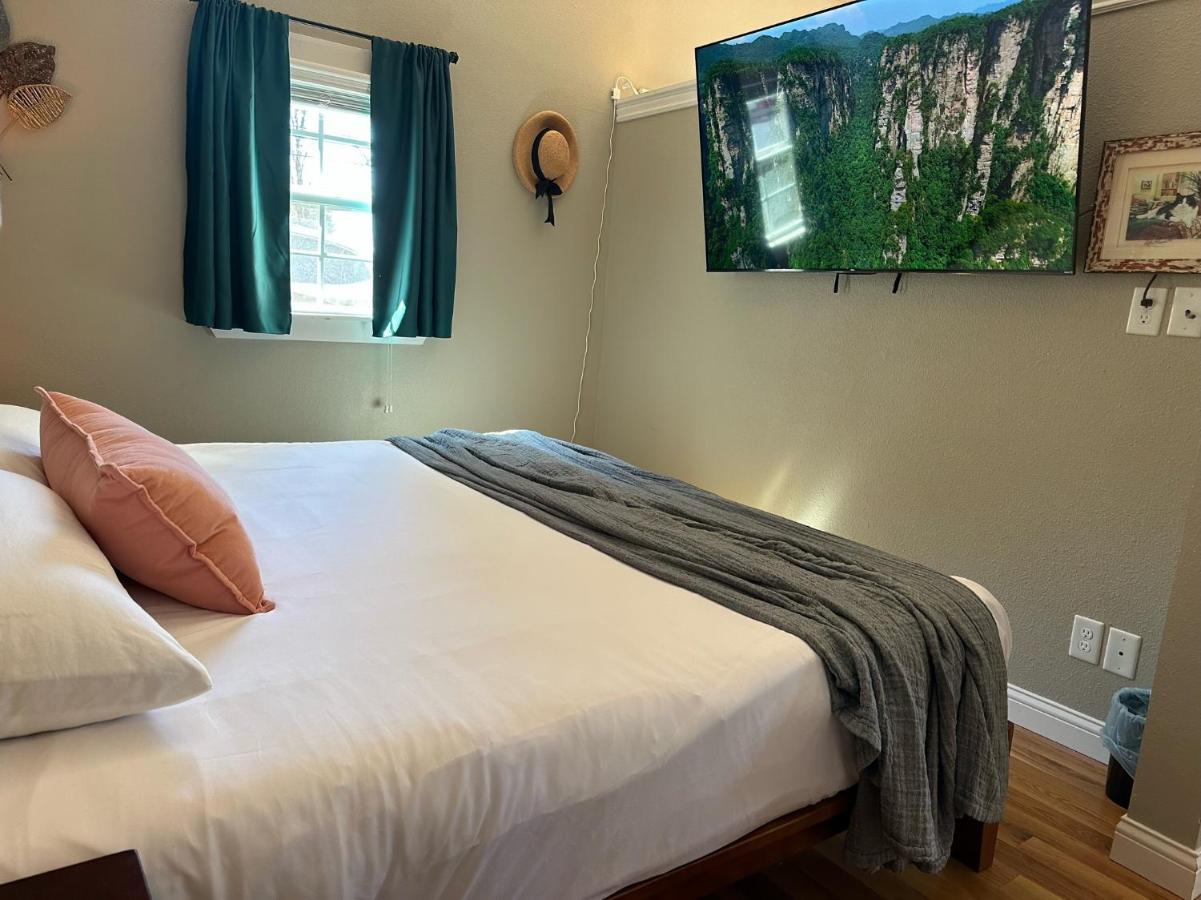 Luxury Smart Bungalow 파예트빌 외부 사진
